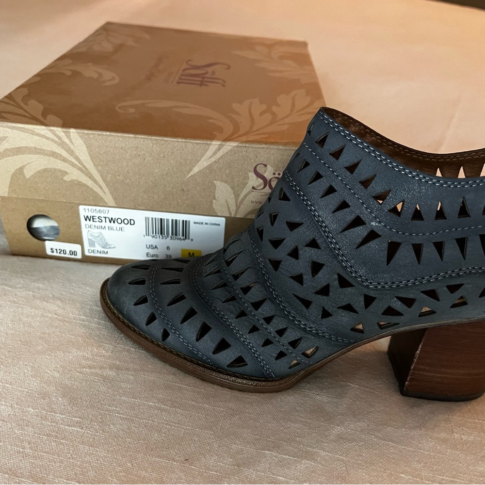 Born Westwood Denim Blue Size 8/ 39